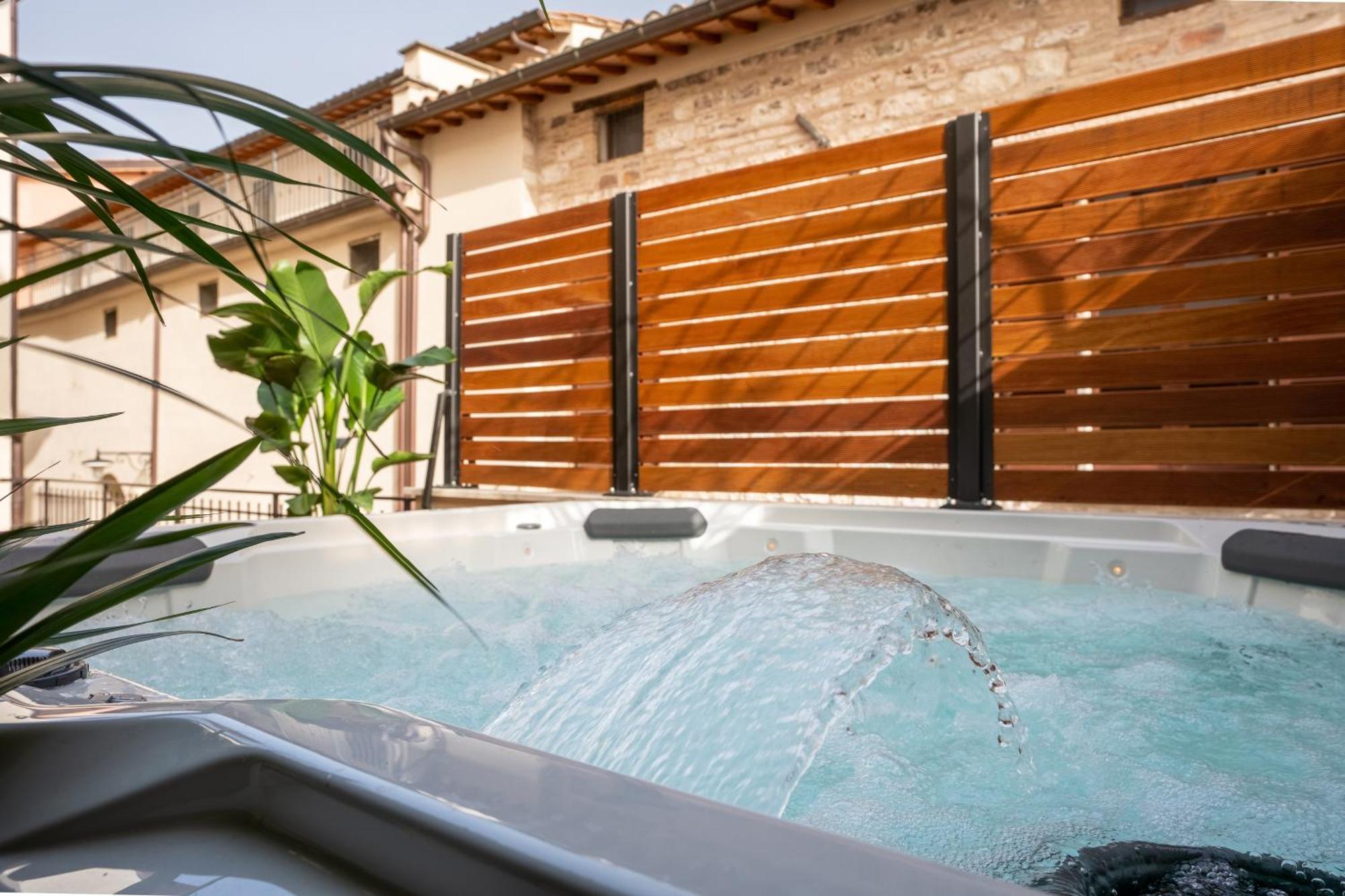 Gg8 Hotel & Suite Spa Gualdo Tadino Exteriér fotografie