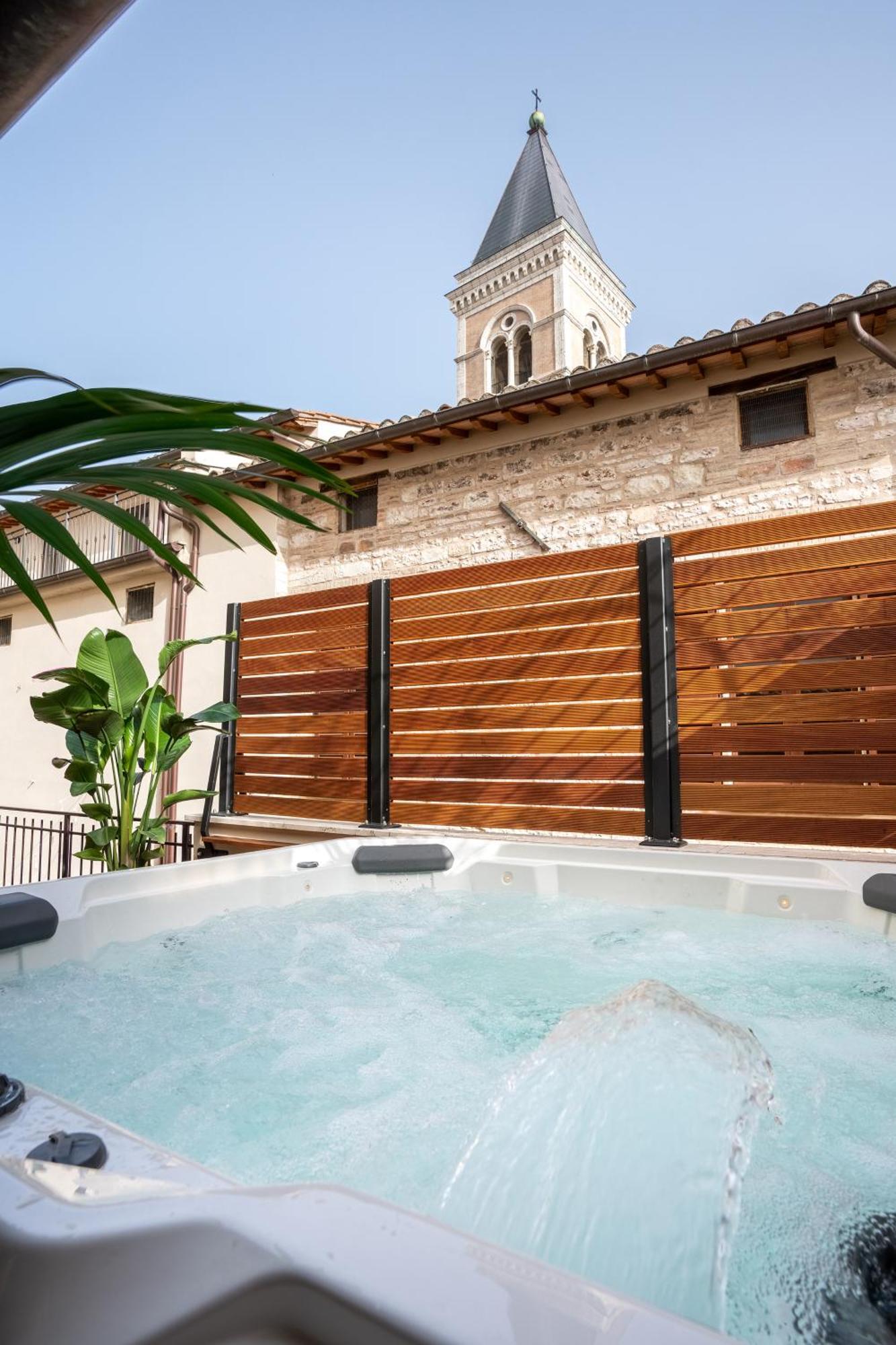 Gg8 Hotel & Suite Spa Gualdo Tadino Exteriér fotografie