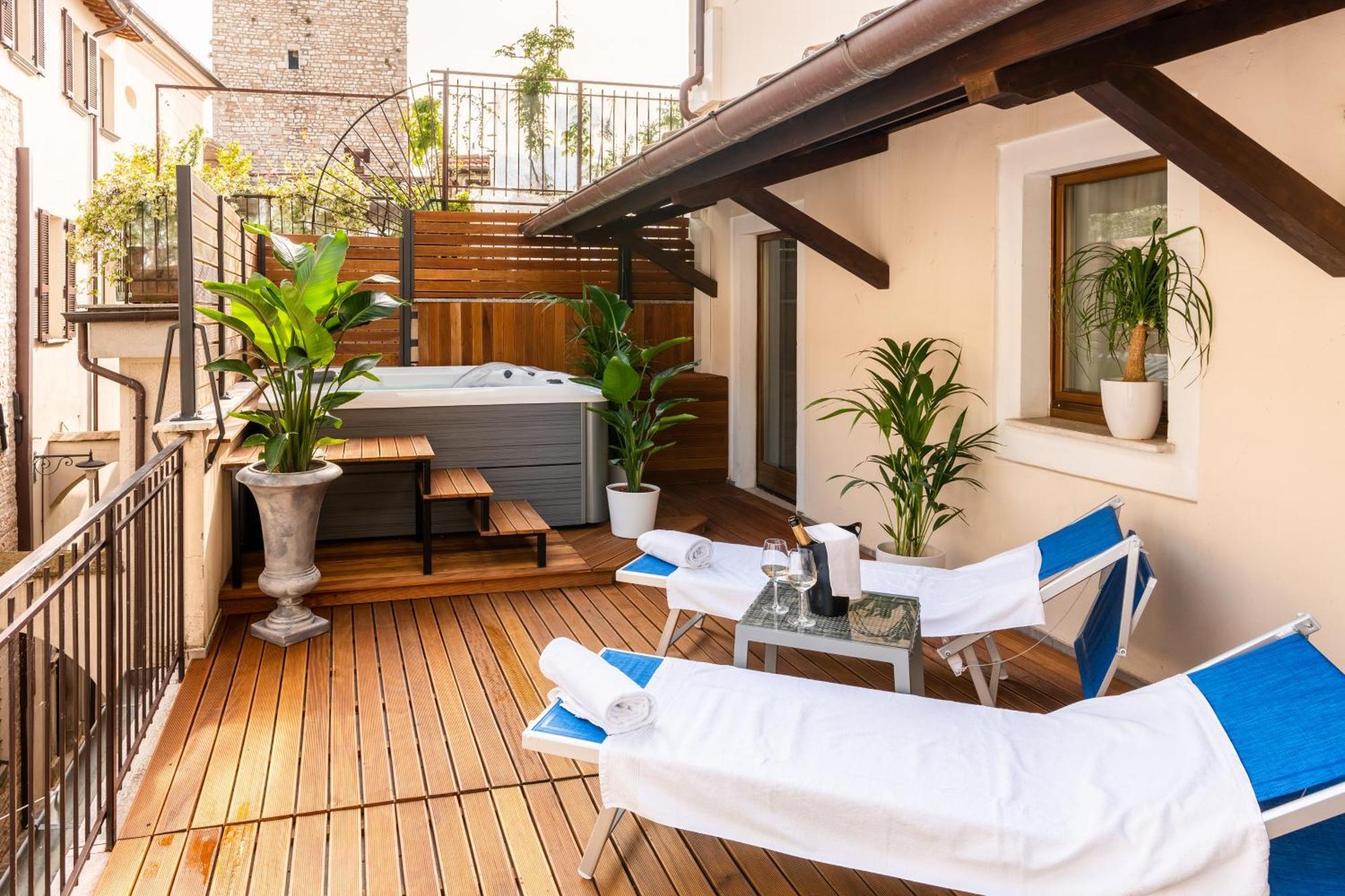 Gg8 Hotel & Suite Spa Gualdo Tadino Exteriér fotografie