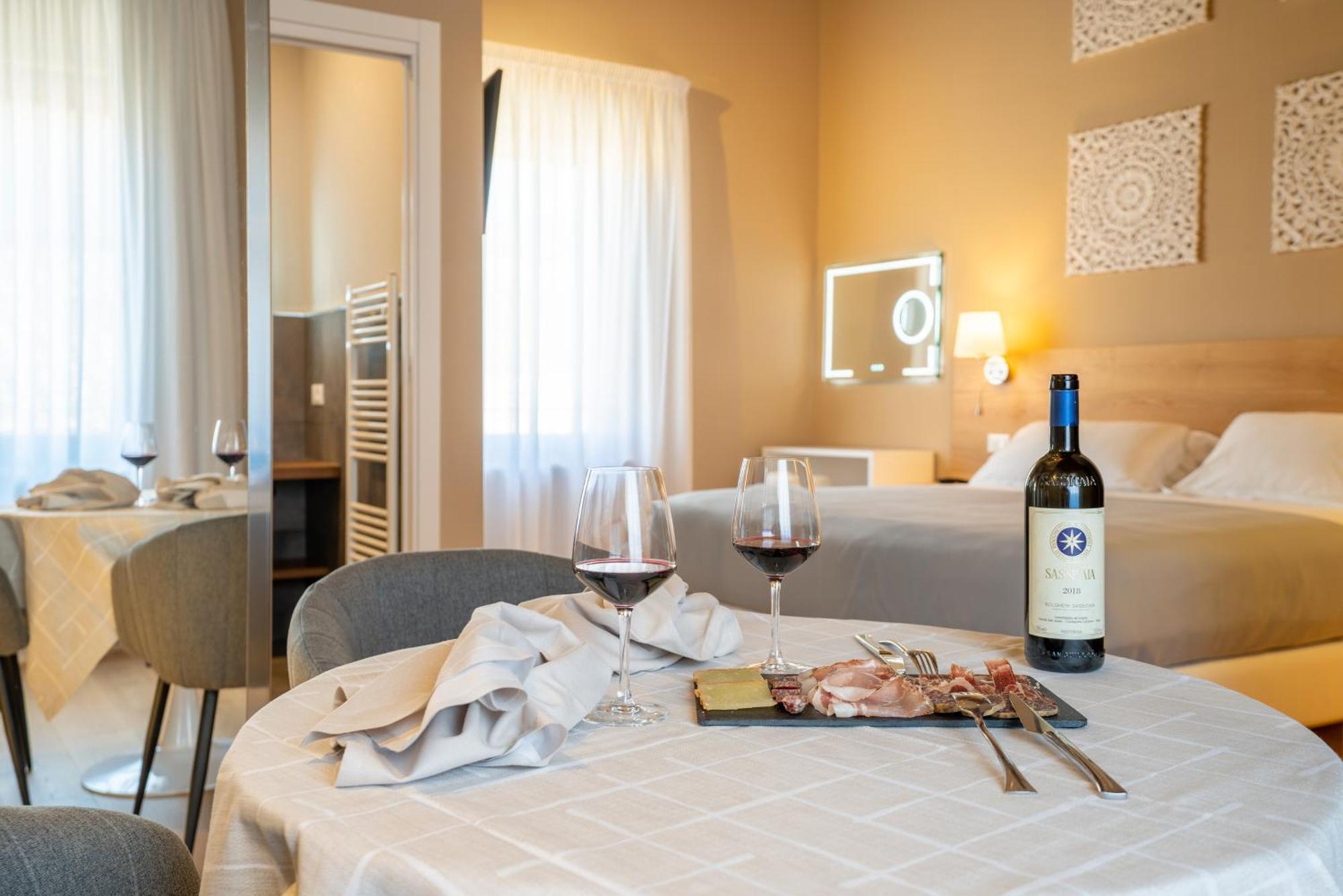 Gg8 Hotel & Suite Spa Gualdo Tadino Exteriér fotografie